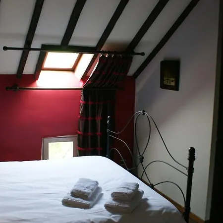 ベッド・アンド・ブレックファスト Le Secret Du Bois 3*