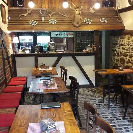 ベッド・アンド・ブレックファスト Le Secret Du Bois 3*